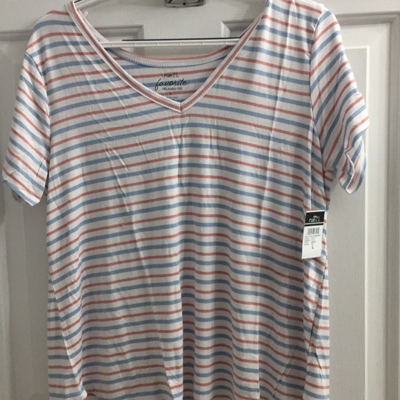 🎉💕BEAUTIFUL BNWT RUE 21 LRG RELAXED TEE TOP💕🎉 - Picture 5 of 8